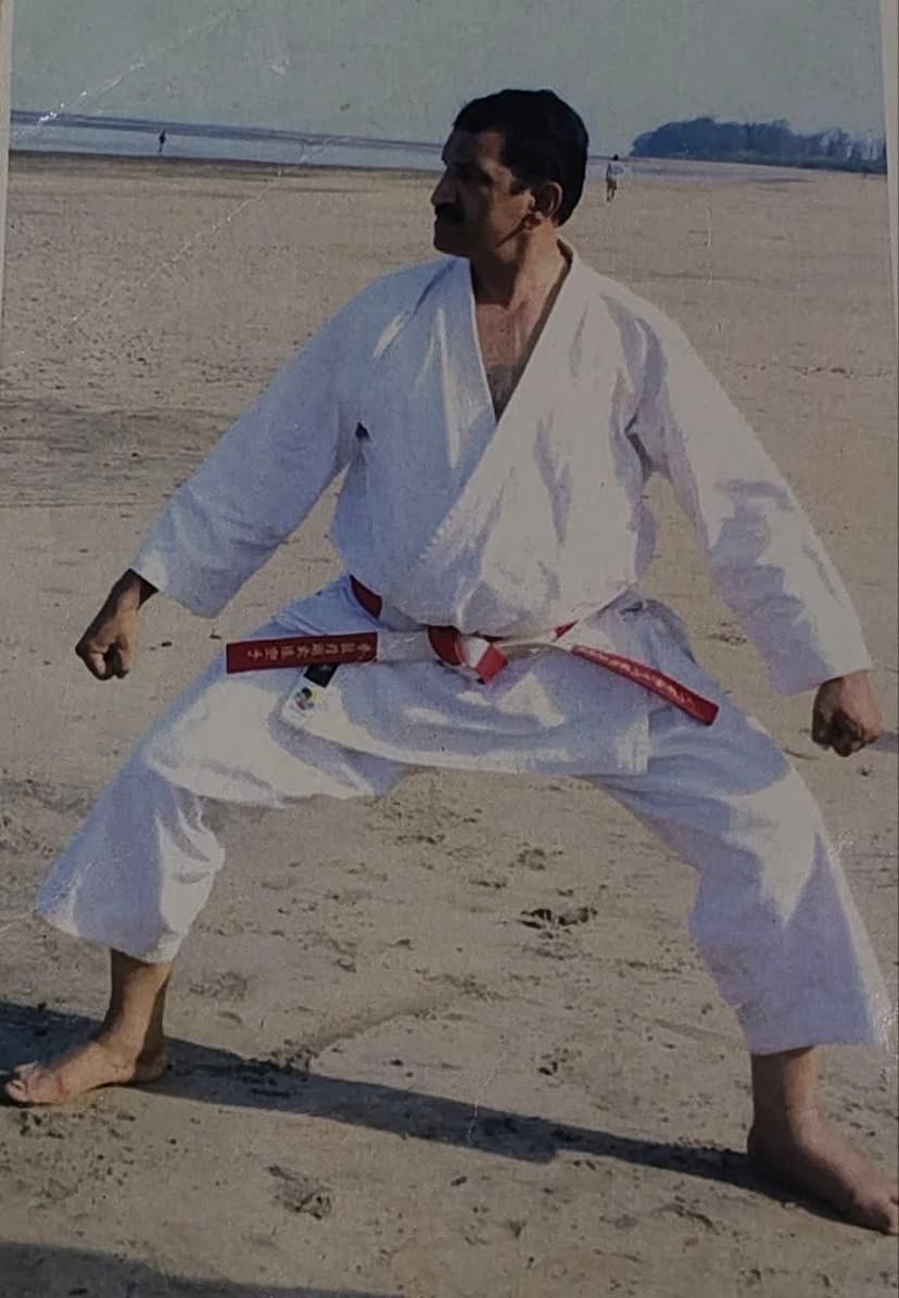 Instructor solo kata stance on the beach